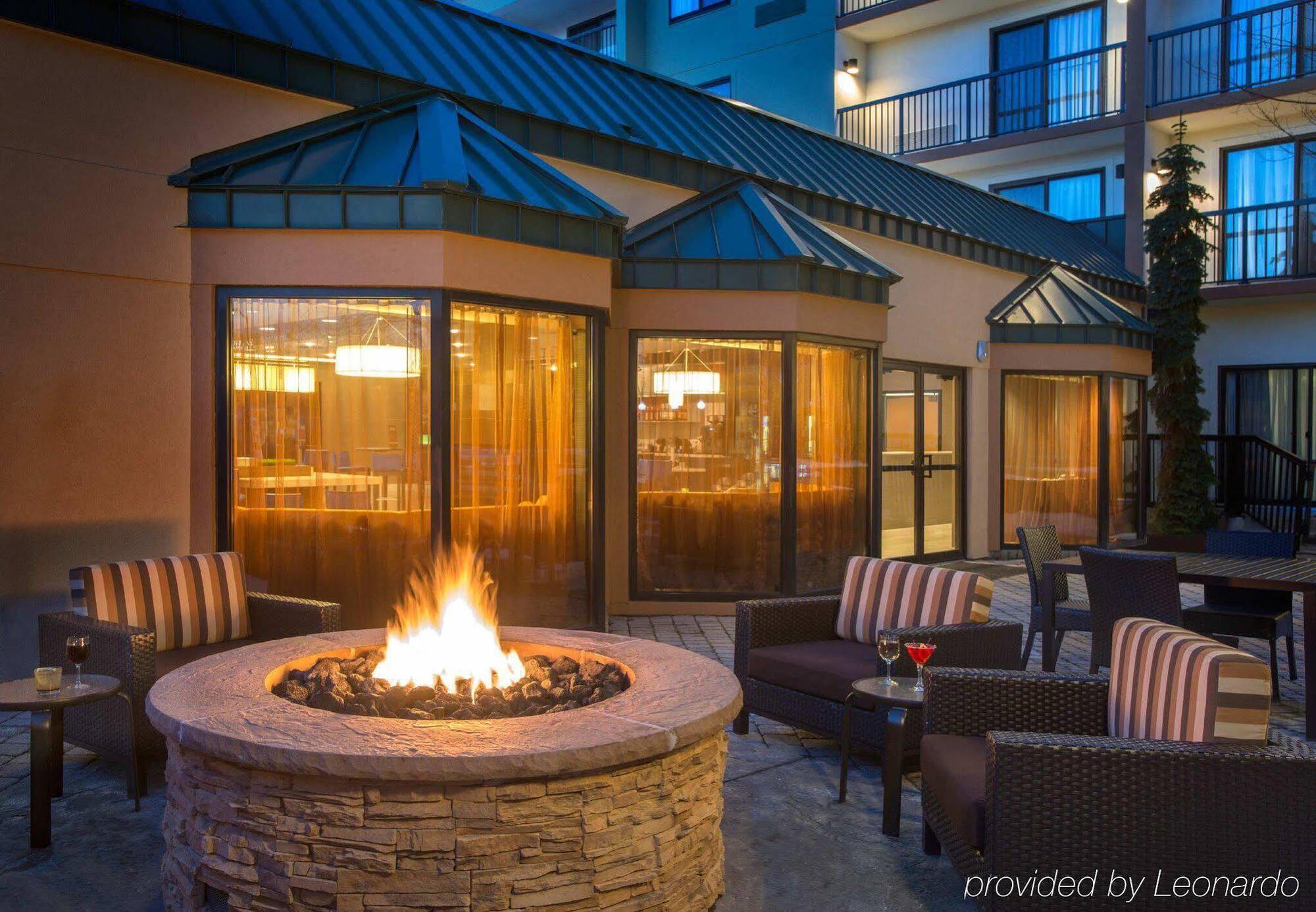 Courtyard Cleveland Beachwood Exterior photo